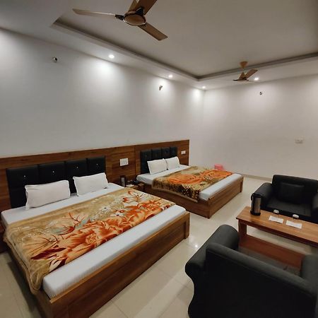 Alaknanda Motel & Restaurant Rudraprayāg Zewnętrze zdjęcie