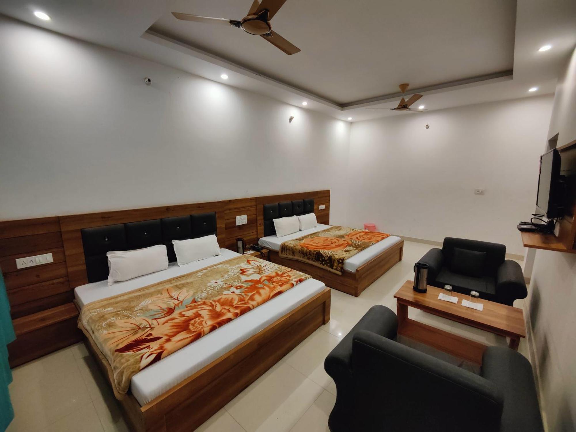 Alaknanda Motel & Restaurant Rudraprayāg Zewnętrze zdjęcie