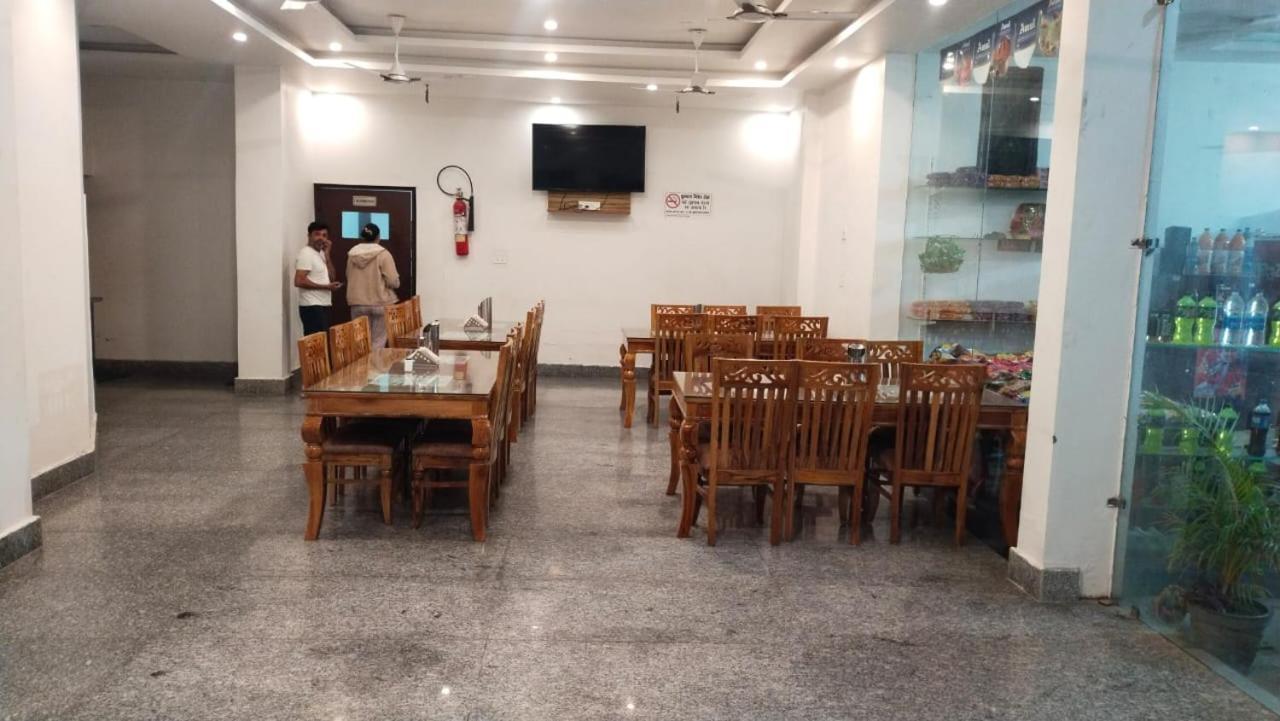 Alaknanda Motel & Restaurant Rudraprayāg Zewnętrze zdjęcie