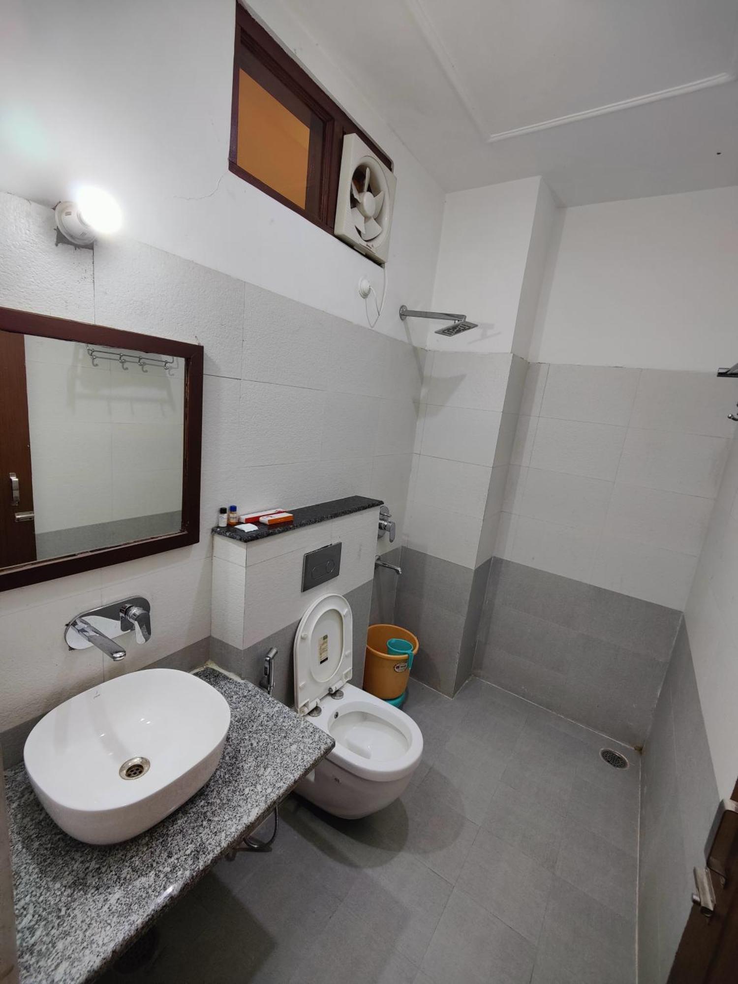 Alaknanda Motel & Restaurant Rudraprayāg Zewnętrze zdjęcie