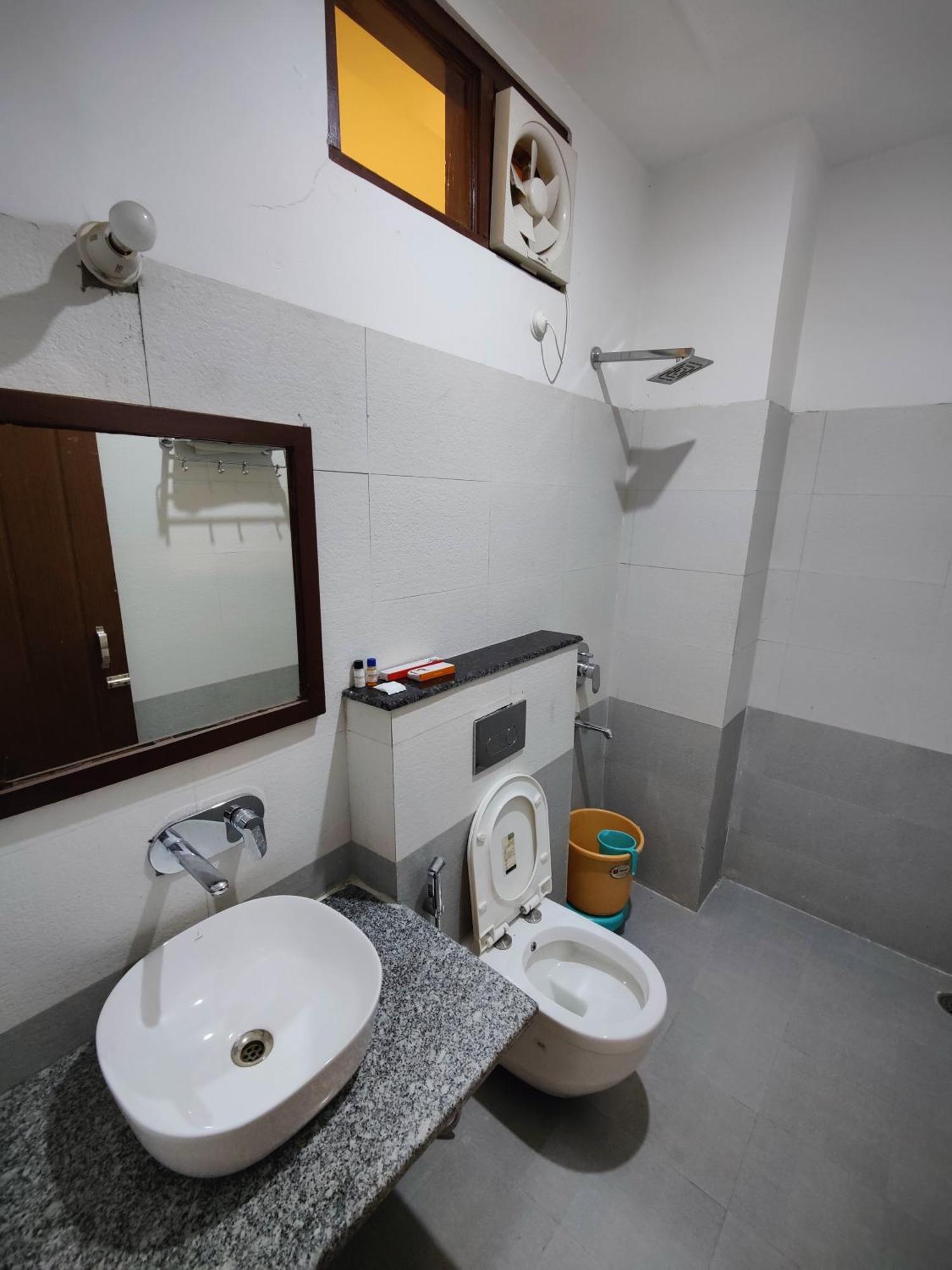 Alaknanda Motel & Restaurant Rudraprayāg Zewnętrze zdjęcie