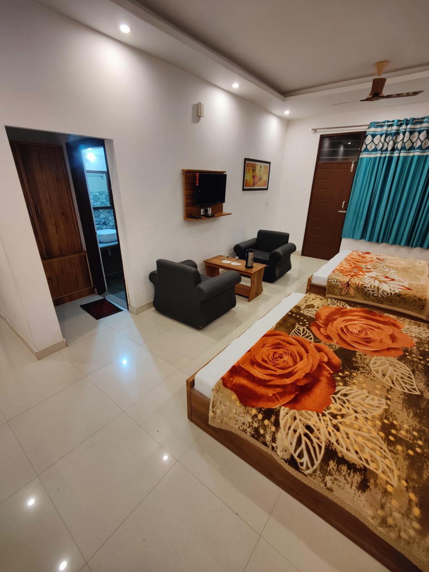 Alaknanda Motel & Restaurant Rudraprayāg Zewnętrze zdjęcie