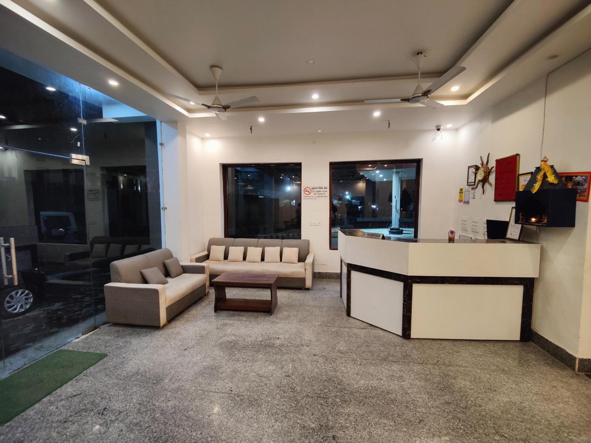 Alaknanda Motel & Restaurant Rudraprayāg Zewnętrze zdjęcie